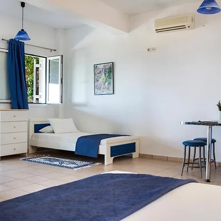 Maria's Garden Apartment
