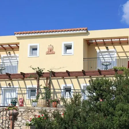 Maria's Garden Apartment
