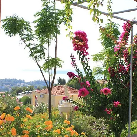 Apartment Maria's Garden *