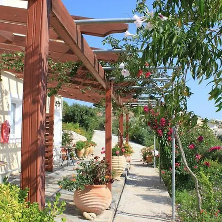 Maria's Garden Apartment